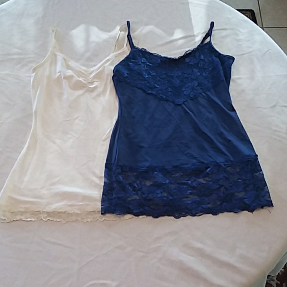2 Womens Tanktops Size:(S)